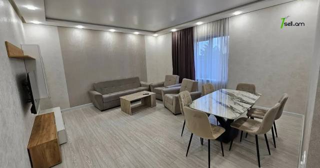 Երեք հարկանի քարե տուն Զաքարիա Քանաքեռցու փողոցում Քանաքեռ Զեյթունում, 250 քմ, 3+ սանհանգույց