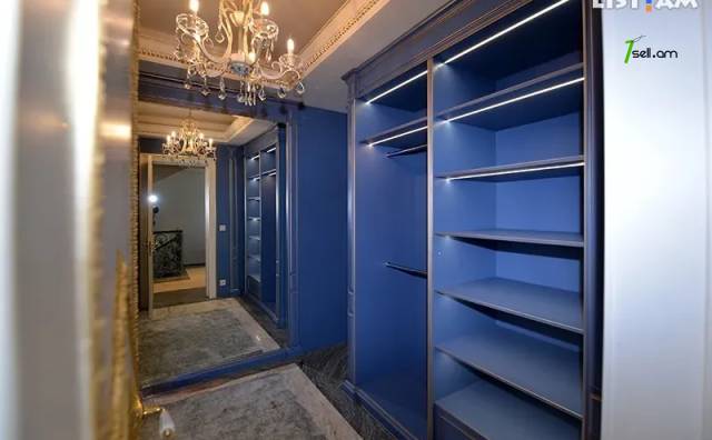 Երեք հարկանի քարե տուն Բաբայան փողոցում Արաբկիրում, 820 քմ, 3+ սանհանգույց, կապիտալ վերանորոգված