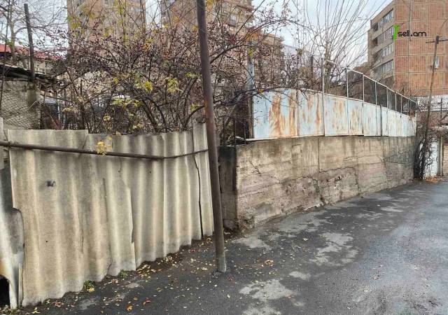 Հողատարածք բնակելի շինությունների համար Գյուլբենկյան փողոցում Արաբկիրում, 600 քմ