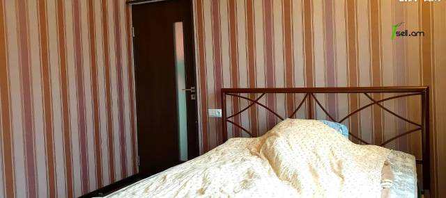 Երկու հարկանի քարե տուն, Սիրող Սրտեր բնակելի թաղամաս Նոր Նորքում, 300 ք.մ., 2 սանհանգույց