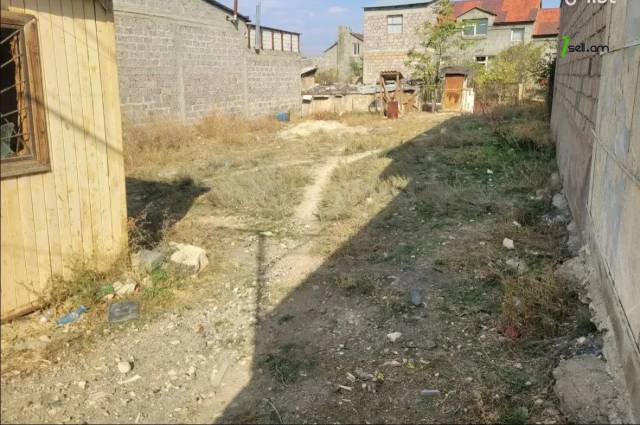 Հողատարածք բնակելի շինությունների համար Սիլիկյան 7-րդ փողոցում Աջափնյակում, 300 ք.մ.