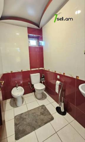 Մեկ հարկանի քարե տուն Ֆանարջյան փողոցում Քանաքեռ Զեյթունում, 1700 ք.մ., 2 սանհանգույց