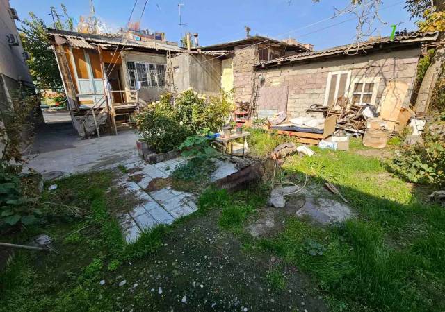 Հողատարածք բնակելի շինությունների համար Ազատամարտիկների փողոցում Էրեբունիում, 362 ք.մ.