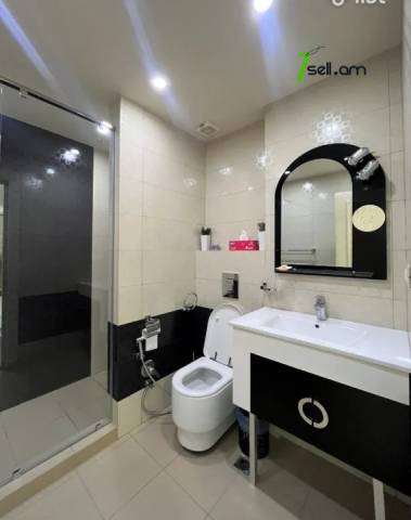 4 սենյականոց բնակարան նորակառույց շենքում Վերին Անտառային փողոցում, 176 ք.մ., 3+ սանհանգույց