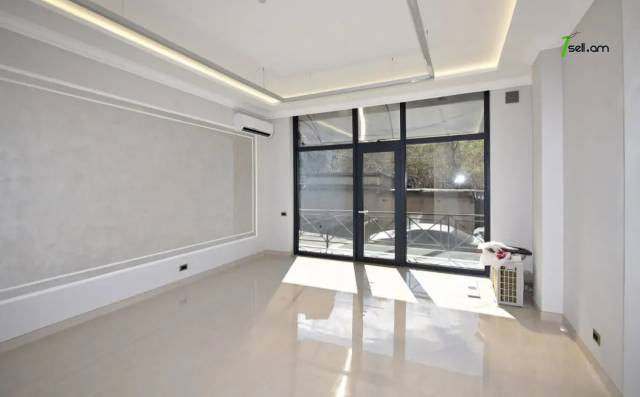 Գրասենյակային տարածք Թումանյան փողոցում կենտրոնում, 180 քմ