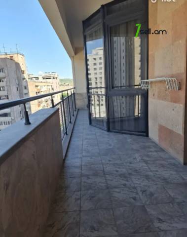 Ընդարձակ 3 սենյականոց բնակարան նորակառույց շենքում Ամիրյան փողոցում, 160 քմ, 9/12 հարկ