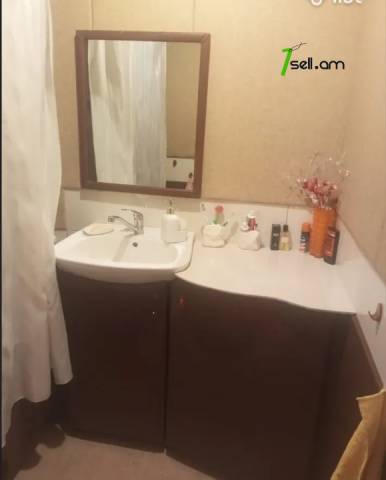 3 սենյականոց բնակարան Մարգարյան փողոցում, 110 ք.մ., 3/5 հարկ, քարե շենք