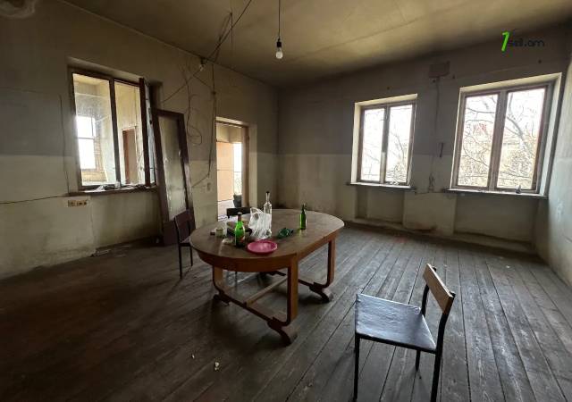 Երկու հարկանի քարե տուն Նորք Մարաշում, 180 ք.մ., 2 սանհանգույց