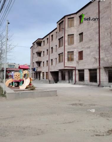 3 սենյականոց բնակարան նորակառույց շենքում Բագրևանդի փողոցում, 75 ք.մ., նախավերջին հարկ