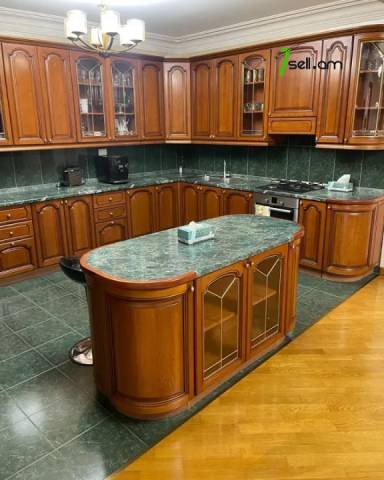 6 սենյականոց բնակարան նորակառույց շենքում Բաբայան փողոցում, 180 ք.մ., 2 սանհանգույց