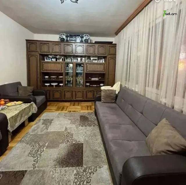 3 սենյականոց բնակարան, Դավթաշենի 3-րդ զանգված, 73 քմ, նախավերջին հարկ, կոսմետիկ վերանորոգում