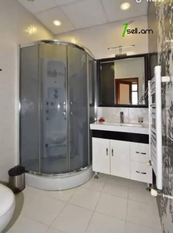 5 սենյականոց բնակարան նորակառույց շենքում Մարշալ Բաղրամյան պողոտայում, 165 քմ, 11/17 հարկ