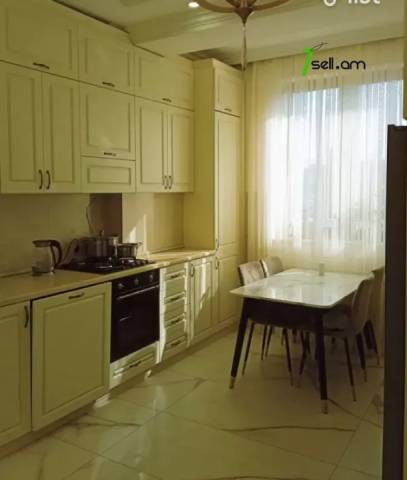 Ընդարձակ 3 սենյականոց բնակարան նորակառույց շենքում Ավանում, 190 քմ, բարձր առաստաղներ