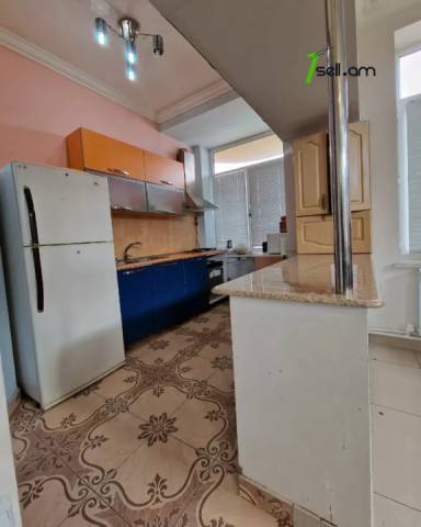 Երկու հարկանի քարե տուն Մելքումովի փողոցում Դավիթաշենում, 400 ք.մ., 2 սանհանգույց