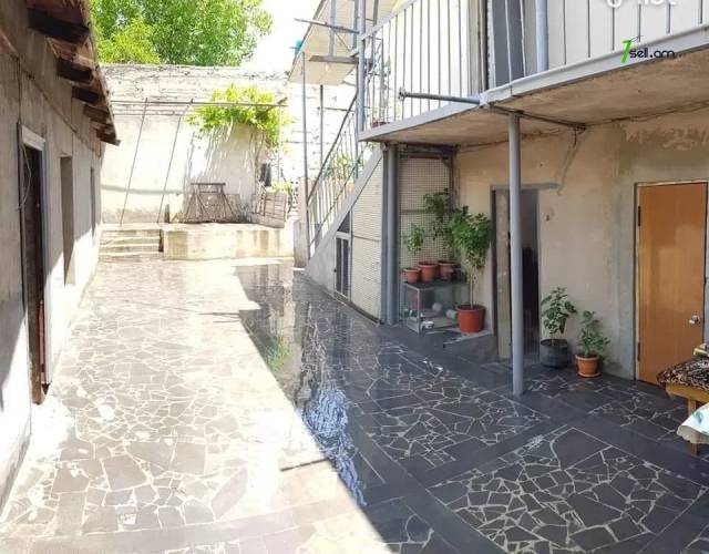 Երկու հարկանի քարե տուն Ավանում, 470 ք.մ., 2 սանհանգույց