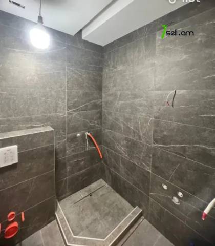 Ընդարձակ 4 սենյականոց բնակարան նորակառույց շենքում Տիգրան Պետրոսյան փողոցում, 277 ք.մ., 2/9 հարկ