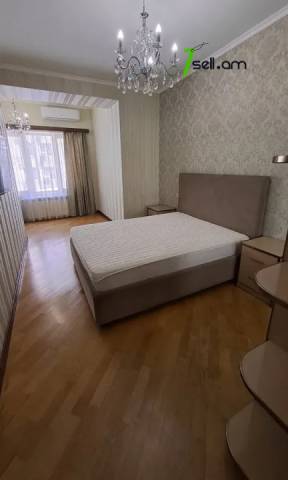 3 սենյականոց բնակարան Սայաթ-Նովայի պողոտայում, 105 քմ, 2/5 հարկ, 2 սանհանգույց, մի քանի պատշգամբ