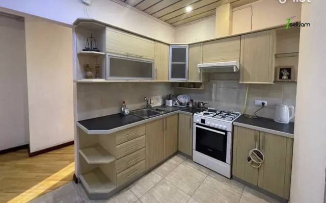 4 սենյականոց բնակարան նորակառույց շենքում Գյուլբենկյան փողոցում, 130 ք.մ., 2 սանհանգույց