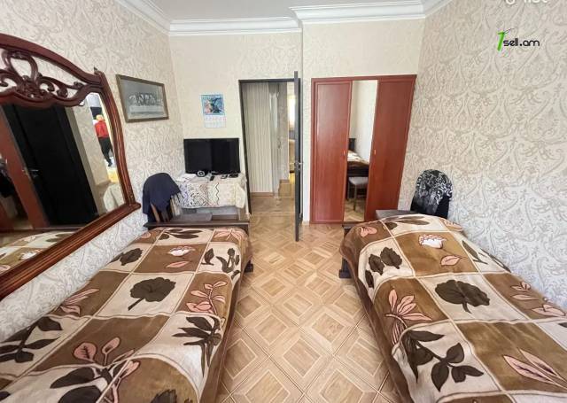 4 սենյականոց բնակարան Դավիթ Մալյան փողոցում, 103 ք.մ., 1/5 հարկ, 2 սանհանգույց, եվրովերանորոգված