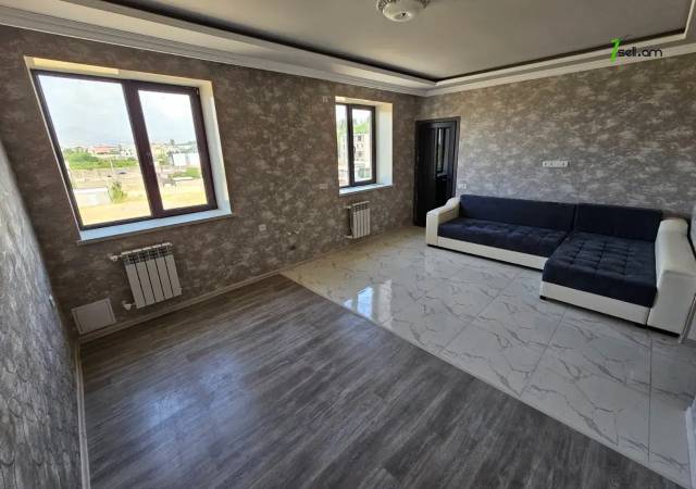 Բազմաֆունկցիոնալ գույք, Թբիլիսյան խճուղի Քանաքեռ Զեյթունում, 2500 քմ