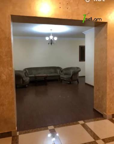 3 սենյականոց բնակարան Կարապետ Ուլնեցու փողոցում, 105 ք.մ., 2 սանհանգույց, բարձր առաստաղներ, 1/3 հարկ