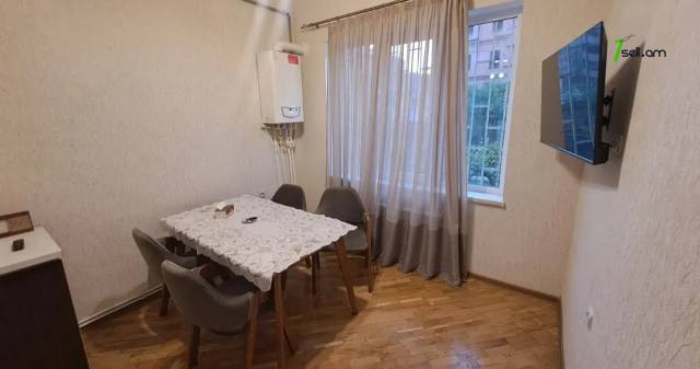 3 սենյականոց բնակարան Թումանյան փողոցում, 100 քմ, 1/5 հարկ, 2 սանհանգույց, կապիտալ վերանորոգված