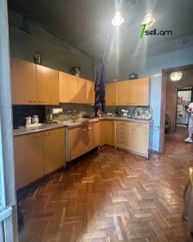 2 սենյականոց բնակարան Նալբանդյան փողոցում, 81 ք.մ., 8/10 հարկ