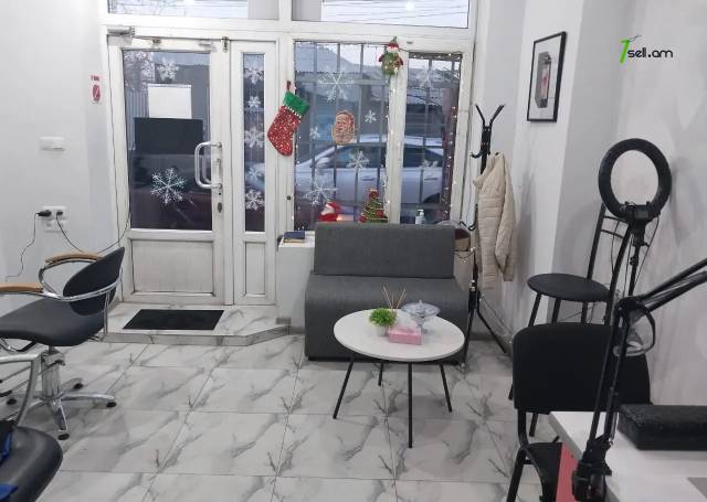 Բազմաֆունկցիոնալ գույք Մարշալ Խուդյակովի փողոցում Ավանում, 18 քմ