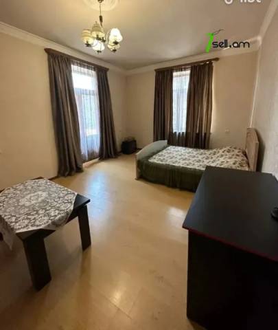 1 սենյականոց բնակարան Կասյան փողոցում, 41 քմ, 2/5 հարկ, բարձր առաստաղներ, կապիտալ վերանորոգված