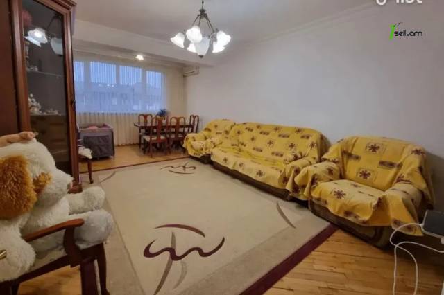 2 սենյականոց բնակարան Գուսան Շերամի փողոցում, 80 քմ, նախավերջին հարկ, բարձր առաստաղներ