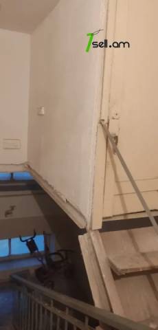 3 սենյականոց բնակարան, Բանավան թաղամաս, 95 քմ, կոսմետիկ վերանորոգում, քարե շենք