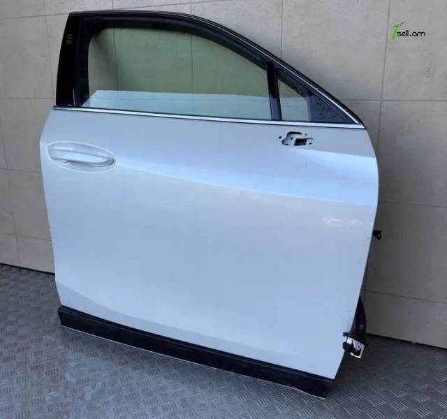 Lexus UX դիմացի աջ դուռ 2018-2024