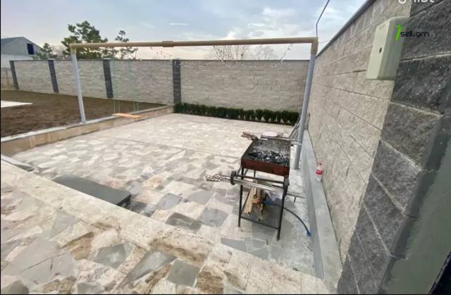 Երկու հարկանի տուն Դավիթ Բեկի փողոցում Էրեբունիում, 400 ք.մ., 2 սանհանգույց