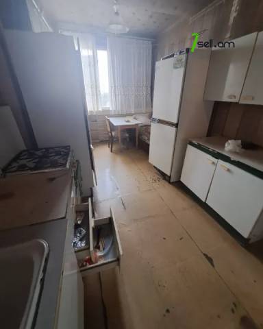 3 սենյականոց բնակարան Վրթանես Փափազյան փողոցում, 90 ք.մ., նախավերջին հարկ