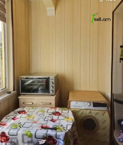 3 սենյականոց բնակարան Գորգագոծների փողոցում, 118 քմ, 1/5 հարկ, կապիտալ վերանորոգված, քարե շենք