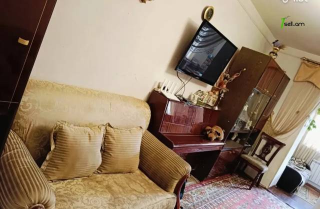 3 սենյականոց բնակարան Նելսոն Ստեփանյան փողոցում, 76 ք.մ., մի քանի պատշգամբ, կոսմետիկ վերանորոգում