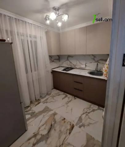 2 սենյականոց բնակարան Մարգարյան փողոցում, 50 քմ, նախավերջին հարկ, եվրովերանորոգված, քարե շենք