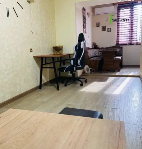 2 սենյականոց բնակարան Կոմիտասի պողոտայում, 41 ք.մ., նախավերջին հարկ, կապիտալ վերանորոգված, քարե շենք