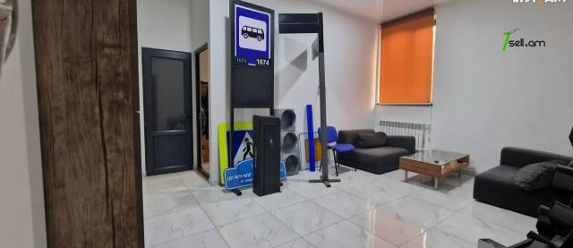 Բազմաֆունկցիոնալ գույք Գրիգոր Հասրաթյանի փողոցում Աջափնյակում, 280 ք.մ.