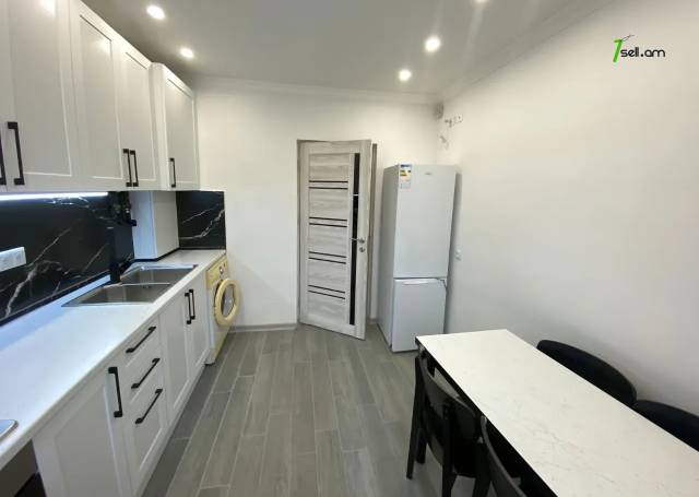 Մեկ հարկանի քարե տուն, Դալլաքյան փողոցի 2-րդ նրբանցք Քանաքեռ Զեյթունում, 70 ք.մ., եվրովերանորոգված