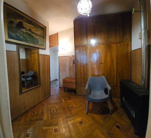 3 սենյականոց բնակարան Գյուլիքեխվյան փողոցում, 77 քմ, կոսմետիկ վերանորոգում, քարե շենք