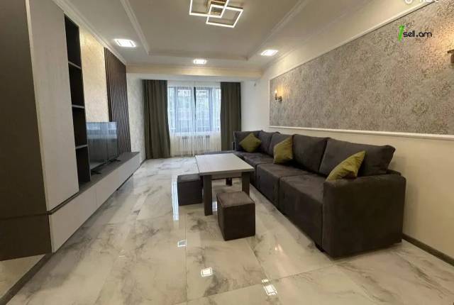 3 սենյականոց բնակարան Վաղարշ Վաղարշյան փողոցում, 80 քմ, 2/5 հարկ, մի քանի պատշգամբ