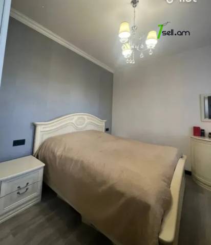 Երկու հարկանի քարե տուն 5-րդ փողոցում Նորք Մարաշում, 230 քմ, 2 սանհանգույց, կապիտալ վերանորոգված