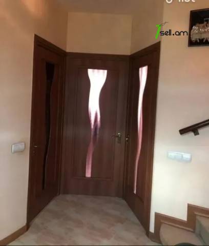 8 սենյականոց բնակարան Գյուրջյան փողոցում, 170 ք.մ., 2 սանհանգույց, դիզայներական ոճով վերանորոգված