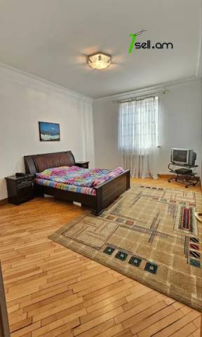 Երկու հարկանի քարե տուն Թավրիզյան փողոցում Արաբկիրում, 480 քմ, 2 սանհանգույց, կոսմետիկ վերանորոգում