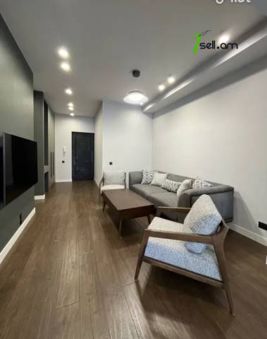 4 սենյականոց բնակարան նորակառույց շենքում Եղիշե Չարենցի փողոցում, 160 ք.մ., 3+ սանհանգույց