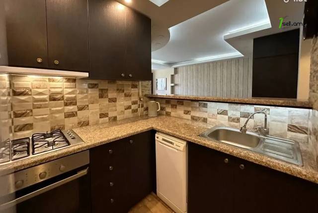 3 սենյականոց բնակարան Ամիրյան փողոցում, 69 քմ, 3/11 հարկ, 2 սանհանգույց, կապիտալ վերանորոգված