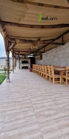 Երկու հարկանի տուն Արաբկիրում, 500 ք.մ., 2 սանհանգույց, դիզայներական ոճով վերանորոգված