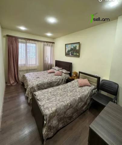 3 սենյականոց բնակարան Ռուբինյանց փողոցում, 78 քմ, 2/5 հարկ, կապիտալ վերանորոգված, քարե շենք