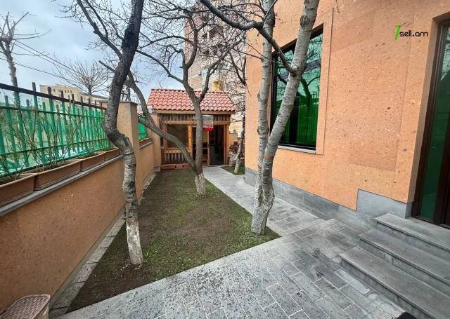 Երկու հարկանի քարե տուն Նվեր Սաֆարյան փողոցում Ավանում, 167 քմ, 3+ սանհանգույց